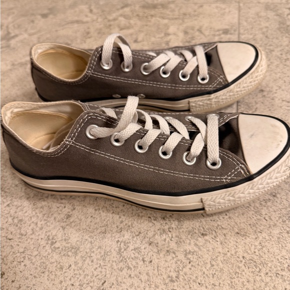 Converse - Picture 2 of 5